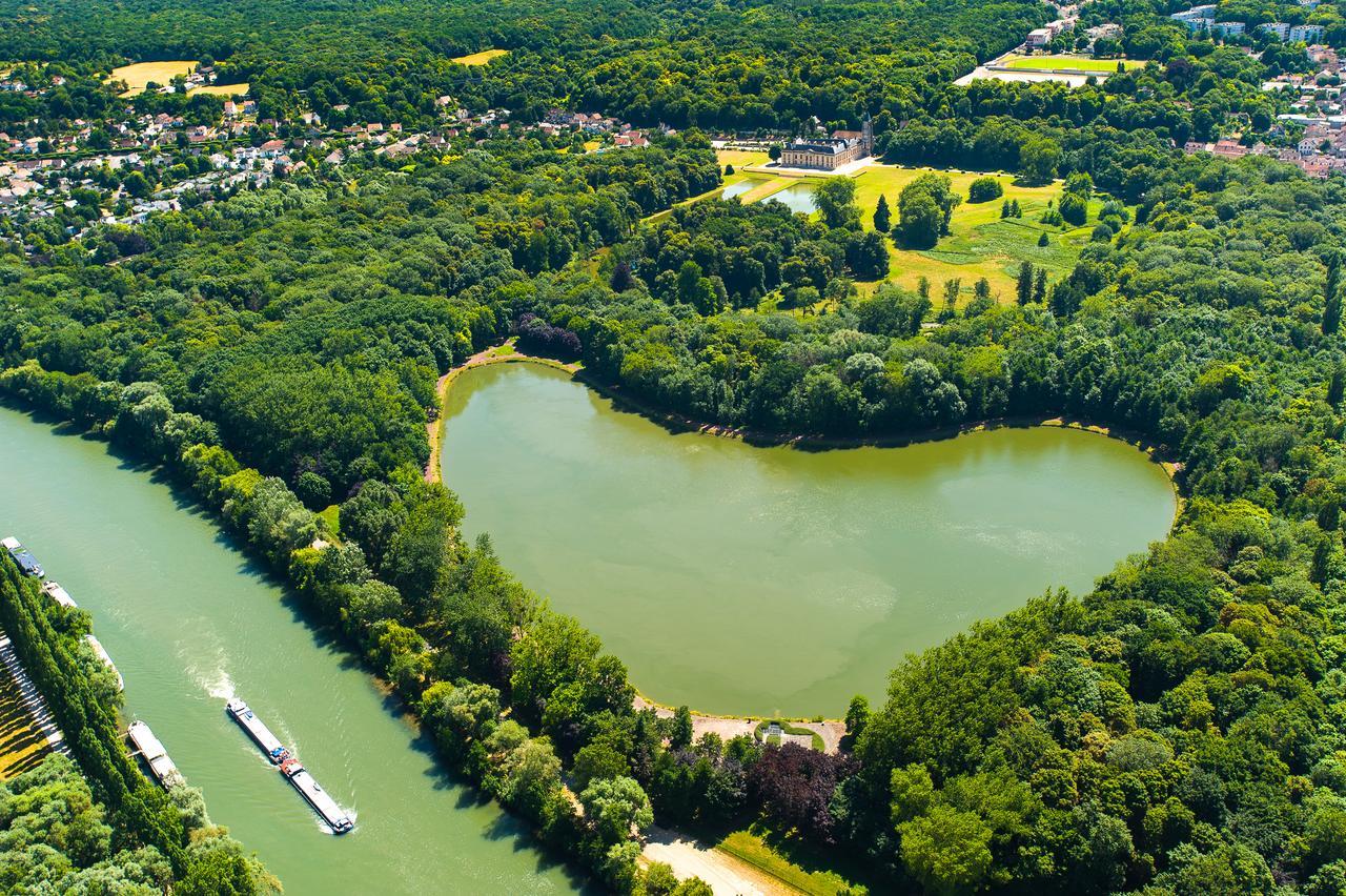 Hotel Dg Méry-sur-Oise Екстериор снимка