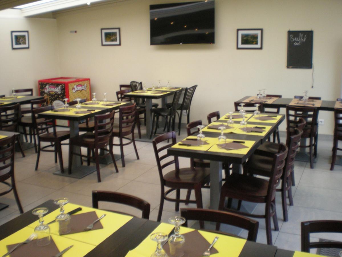 Hotel Dg Méry-sur-Oise Екстериор снимка